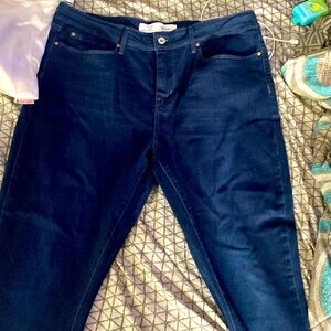 Women’s Levi’s jeans